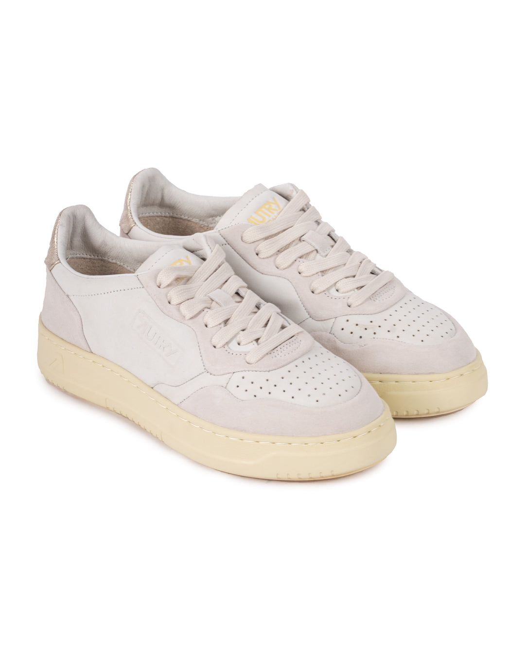 Medalist Low Nab Suede