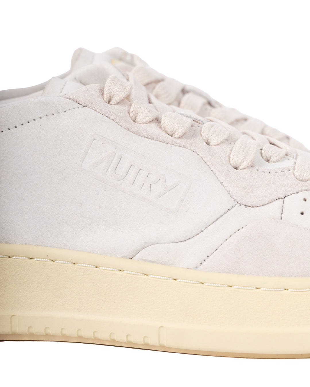 Medalist Low Nab Suede