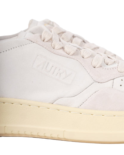 Medalist Low Nab Suede